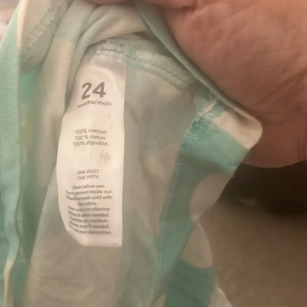 FINAL MARKDOWN Little girls carters dress 24 months